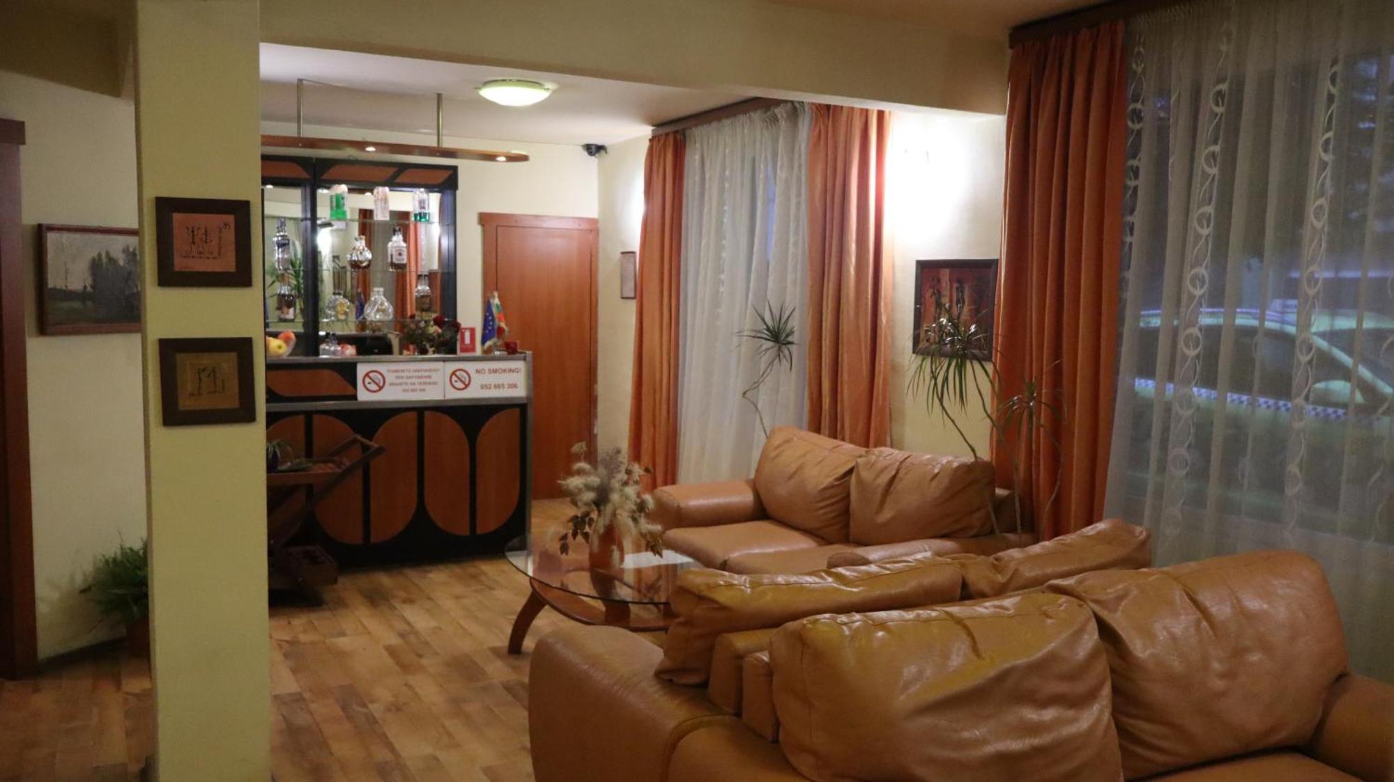 Hotel Palitra فارنا المظهر الخارجي الصورة