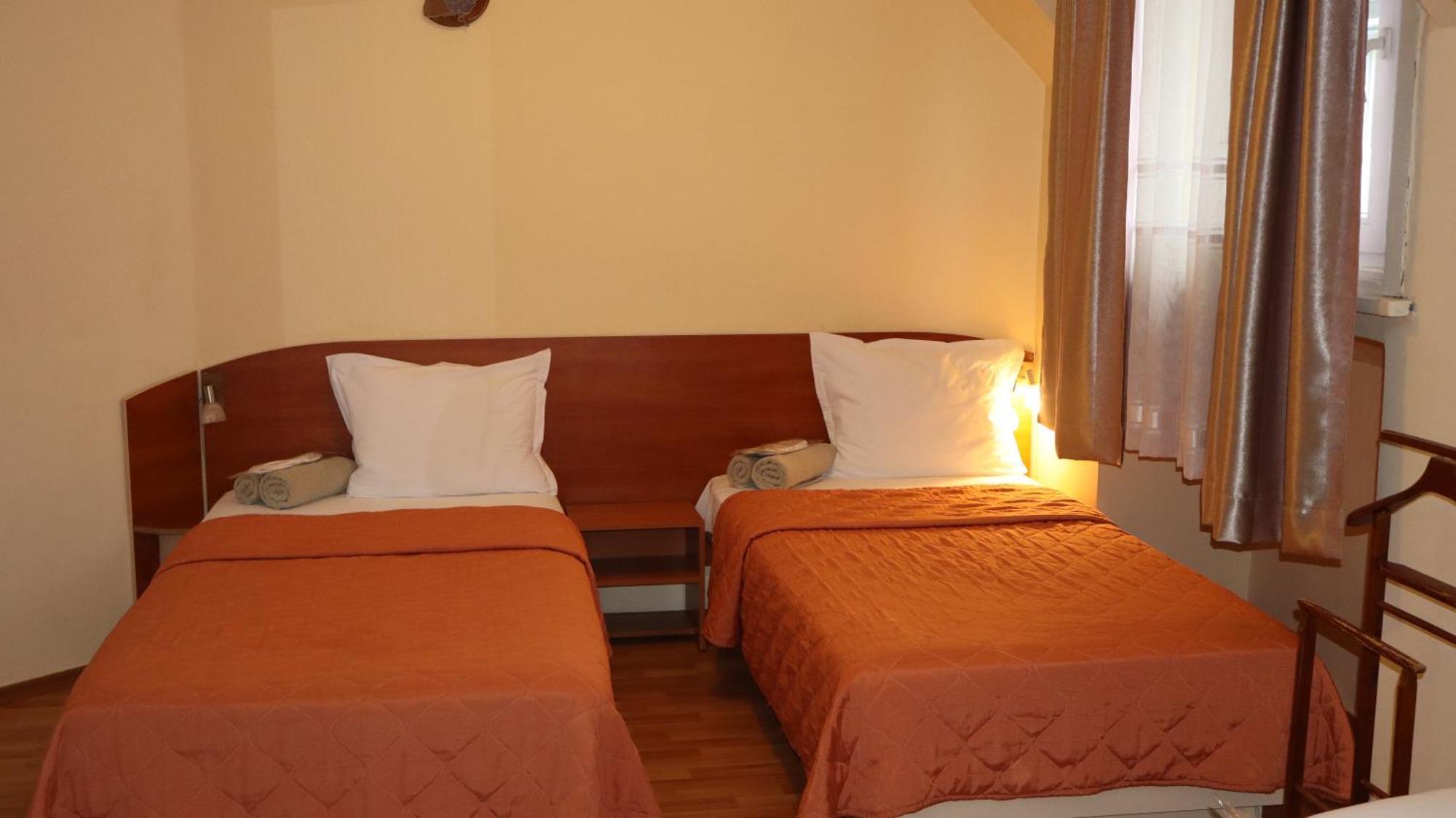 Hotel Palitra فارنا المظهر الخارجي الصورة