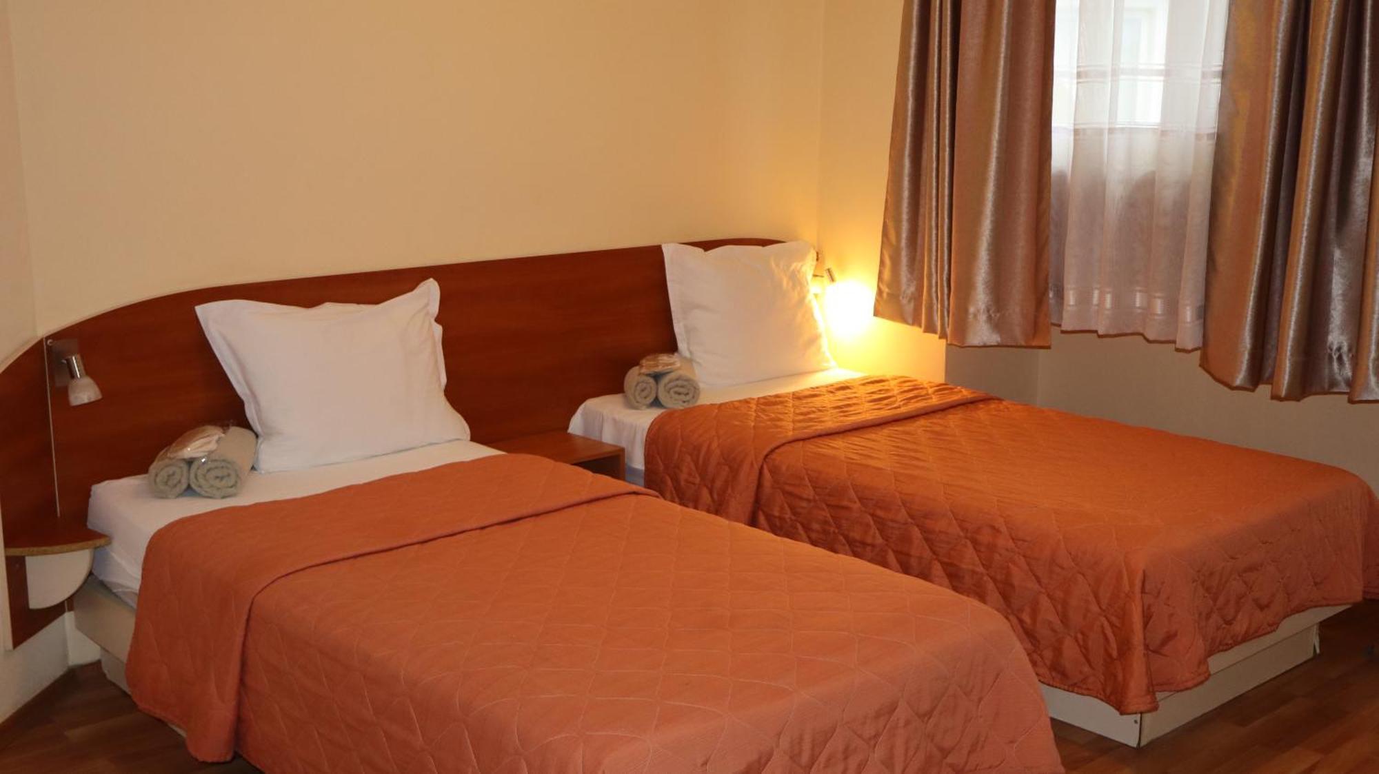 Hotel Palitra فارنا المظهر الخارجي الصورة