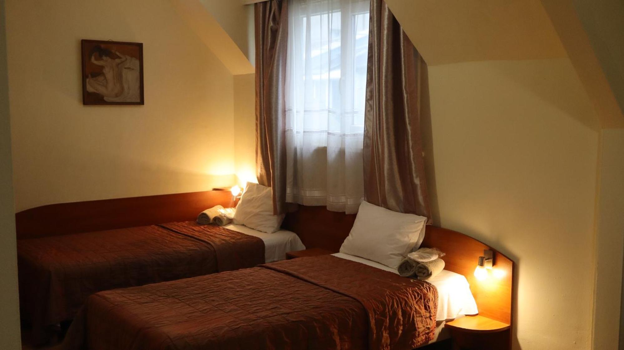 Hotel Palitra فارنا المظهر الخارجي الصورة