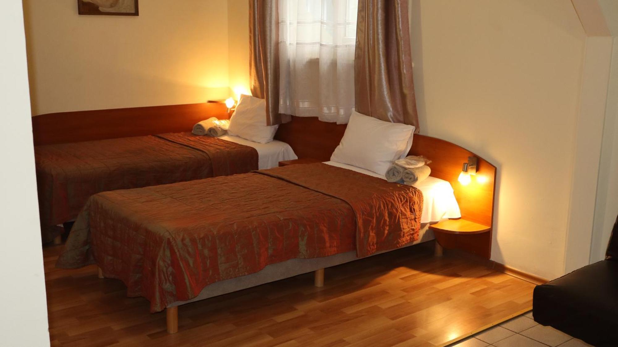Hotel Palitra فارنا المظهر الخارجي الصورة