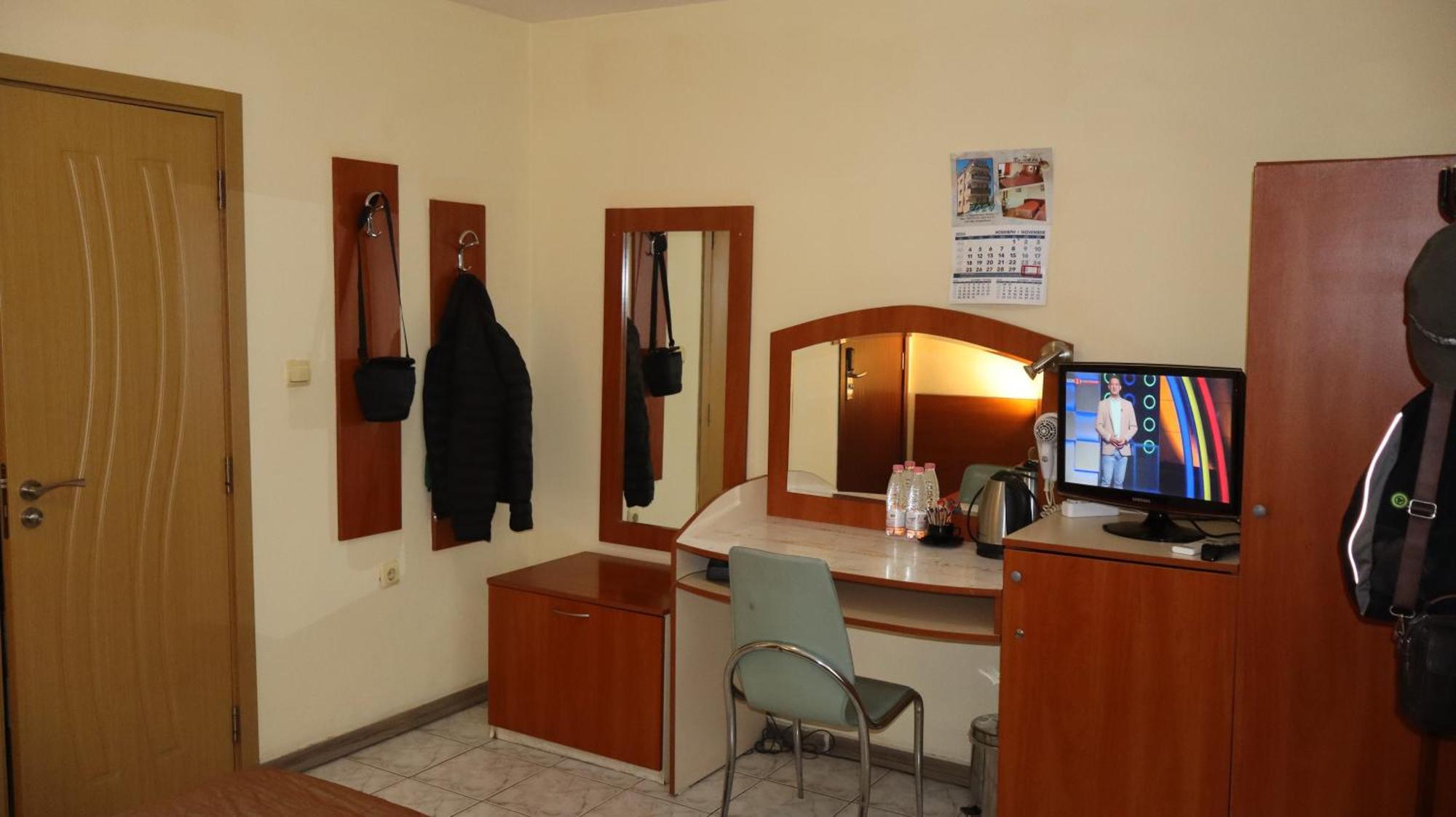 Hotel Palitra فارنا المظهر الخارجي الصورة