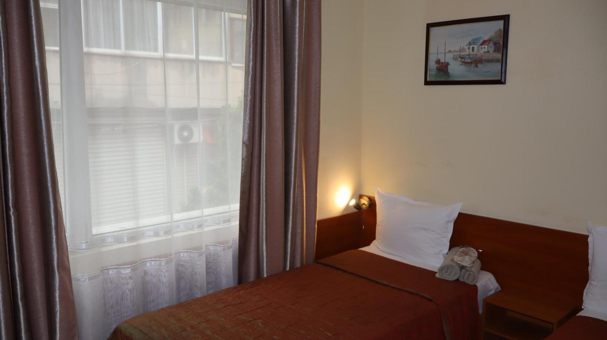 Hotel Palitra فارنا المظهر الخارجي الصورة