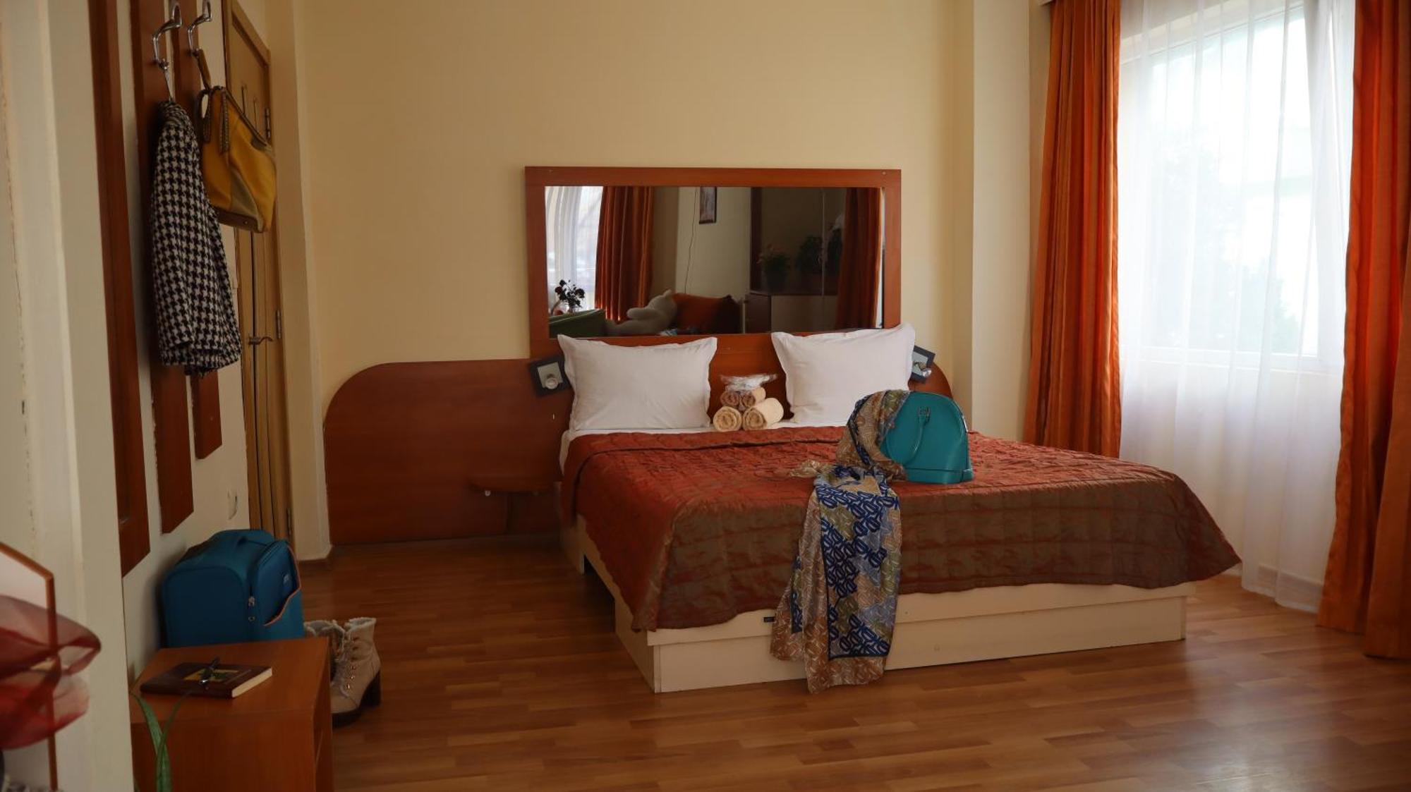 Hotel Palitra فارنا المظهر الخارجي الصورة