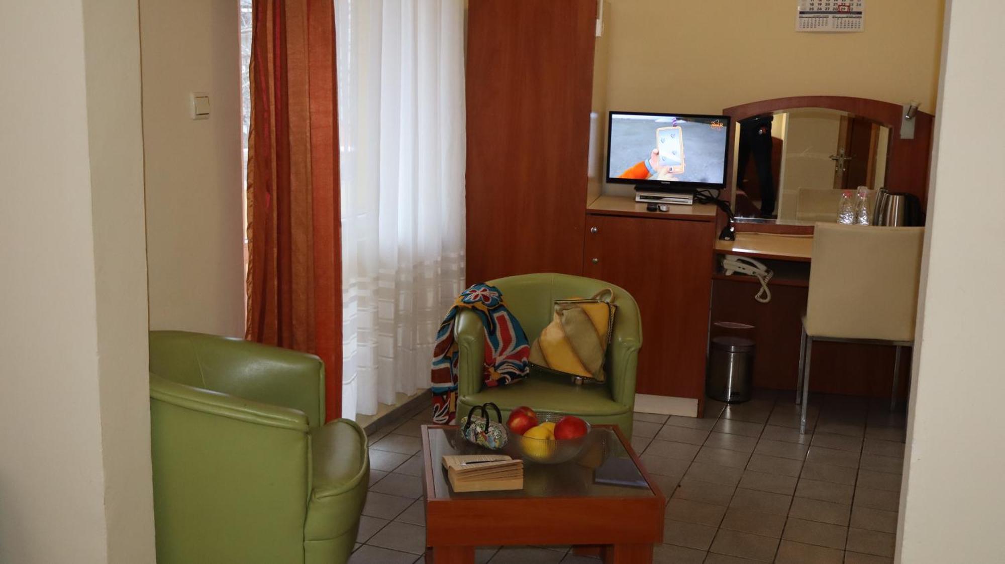 Hotel Palitra فارنا المظهر الخارجي الصورة
