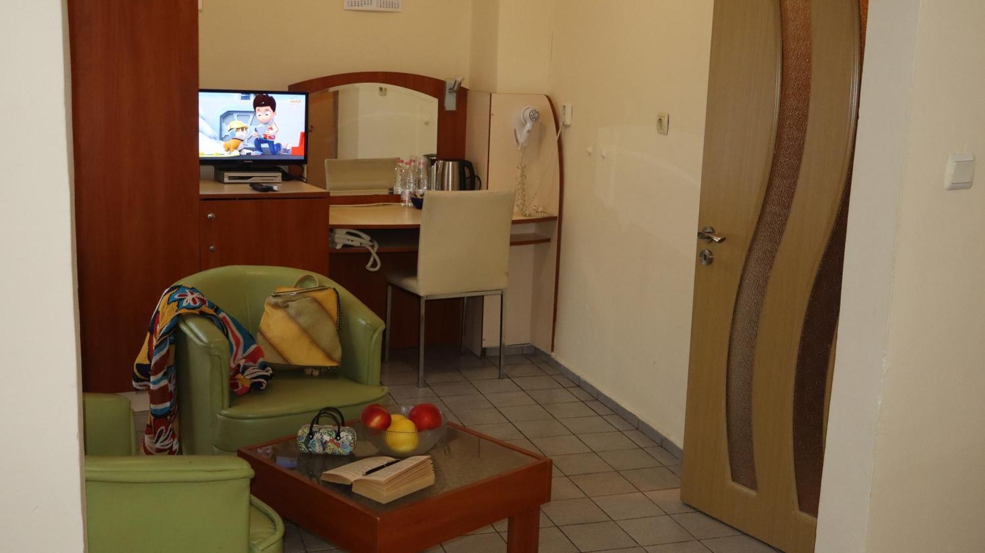 Hotel Palitra فارنا المظهر الخارجي الصورة