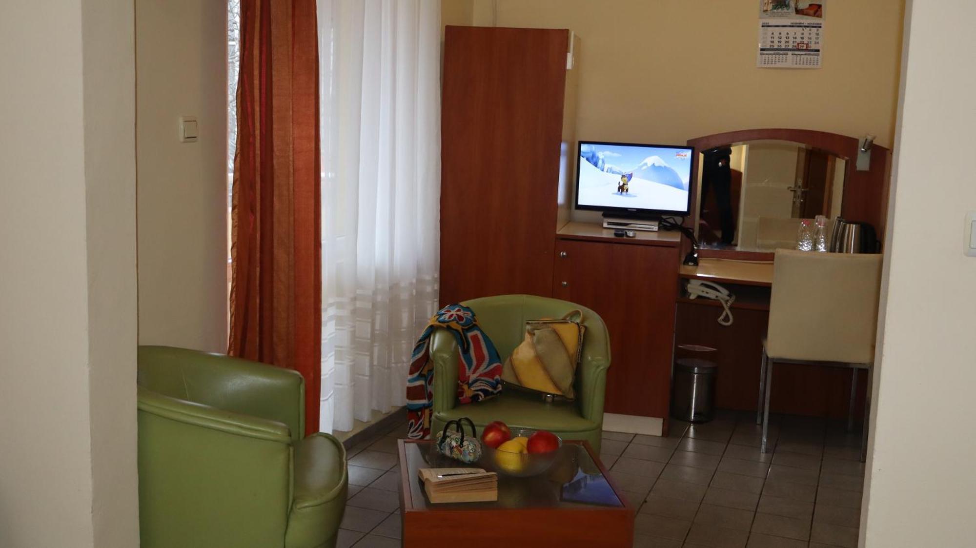 Hotel Palitra فارنا المظهر الخارجي الصورة