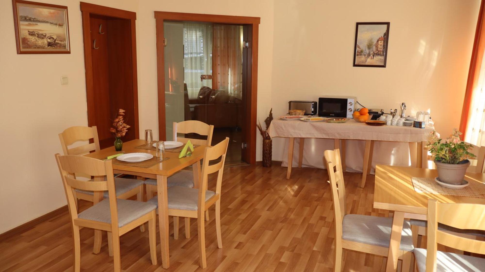 Hotel Palitra فارنا المظهر الخارجي الصورة
